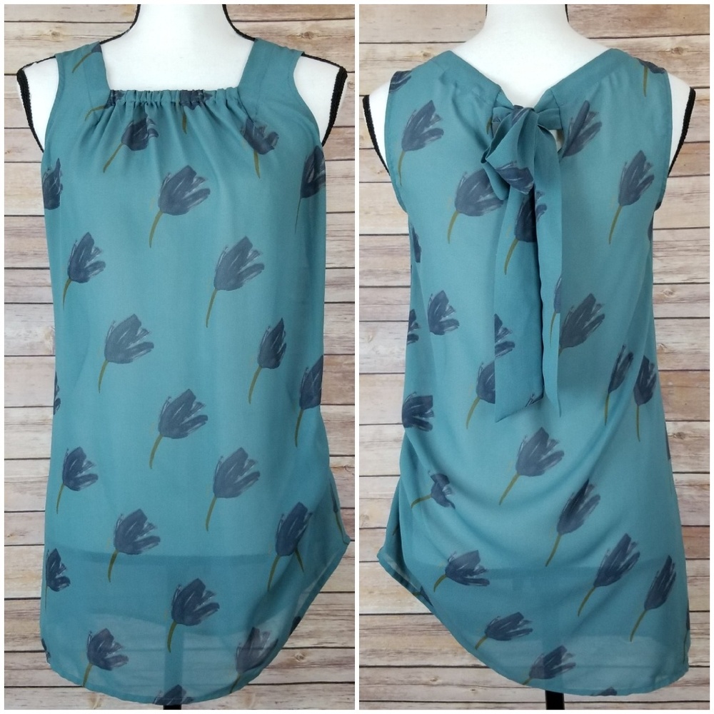 CAbi Sleeveless Tulip Top Size XS - Picture 2 of 6